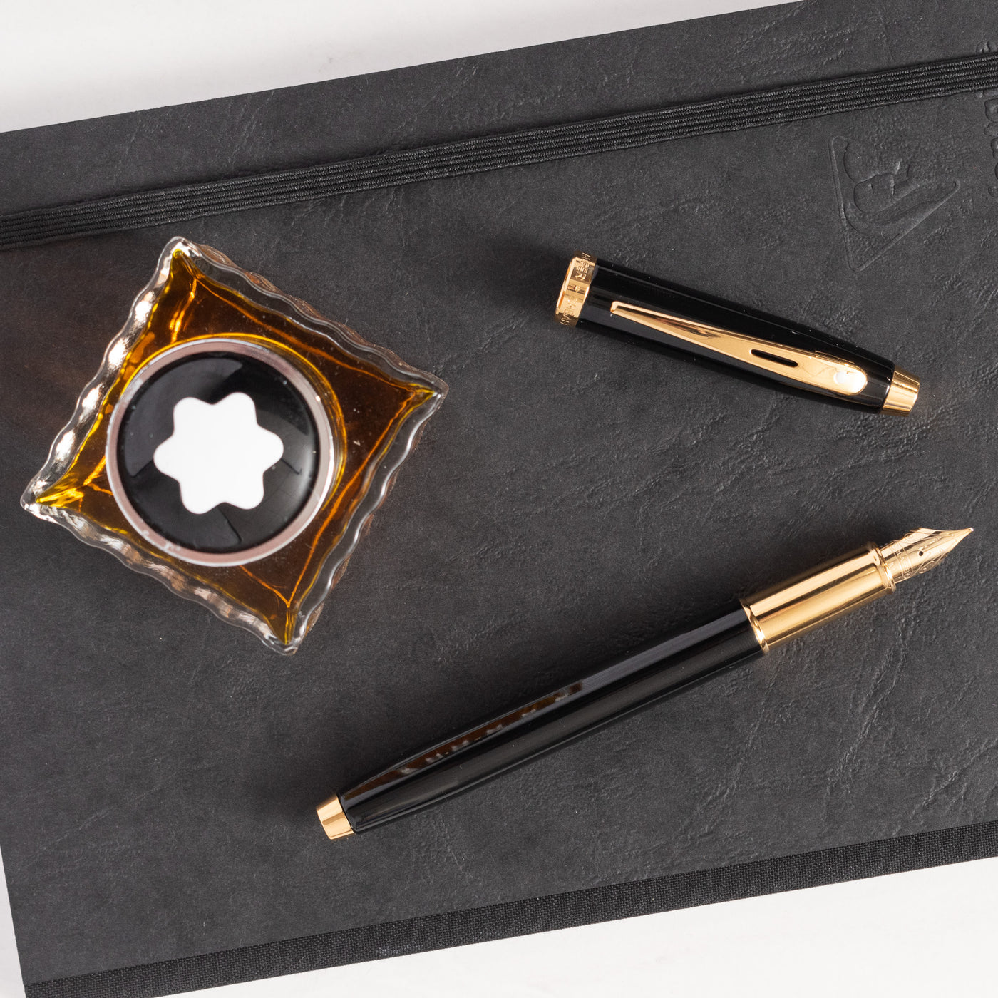  Sheaffer 100 Fountain Pen - Black with Gold Trim metal