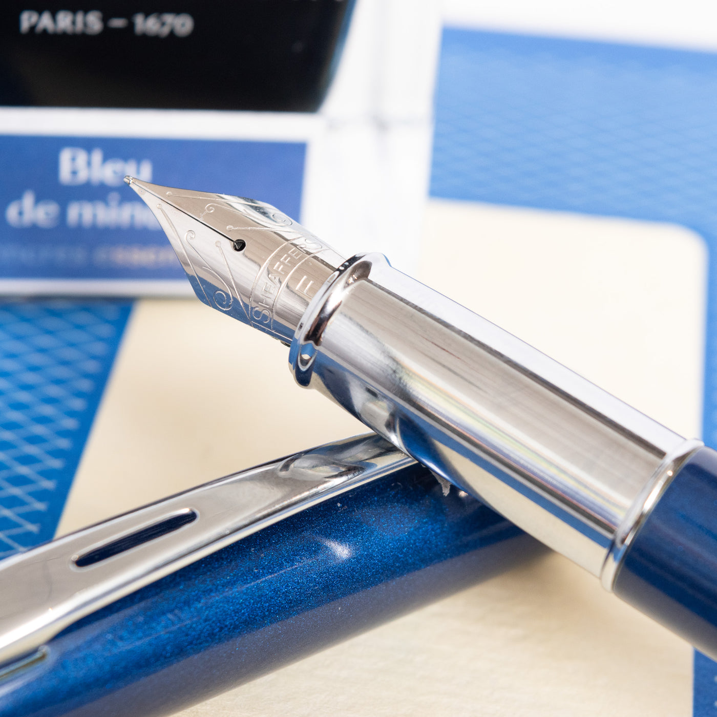 Sheaffer 100 Fountain Pen - Glossy Blue stainless steel nib