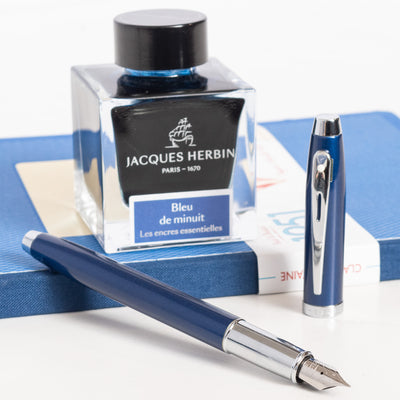 Sheaffer 100 Fountain Pen - Glossy Blue uncapped