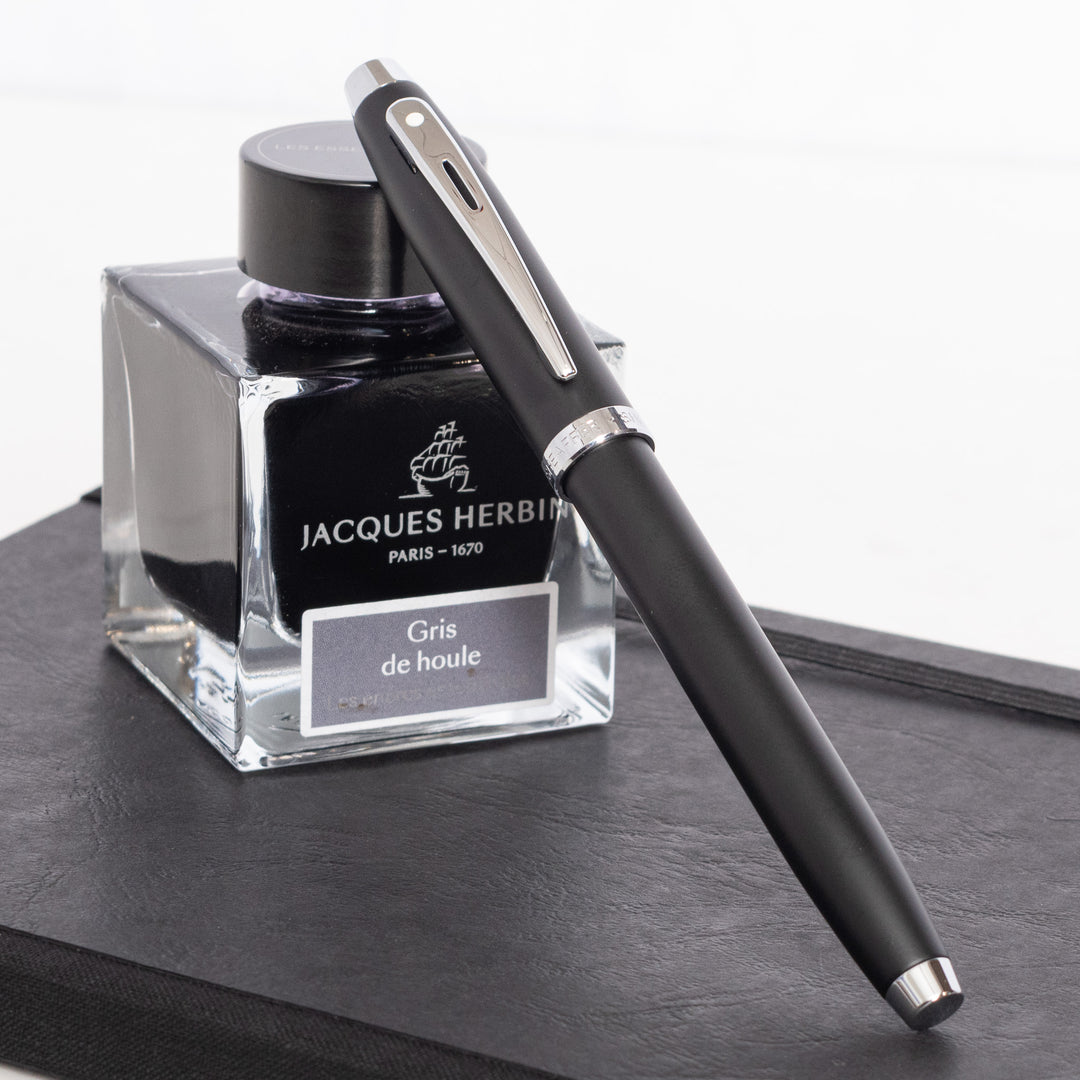 Sheaffer 100 Matte Black Fountain Pen - Medium Nib – Truphae