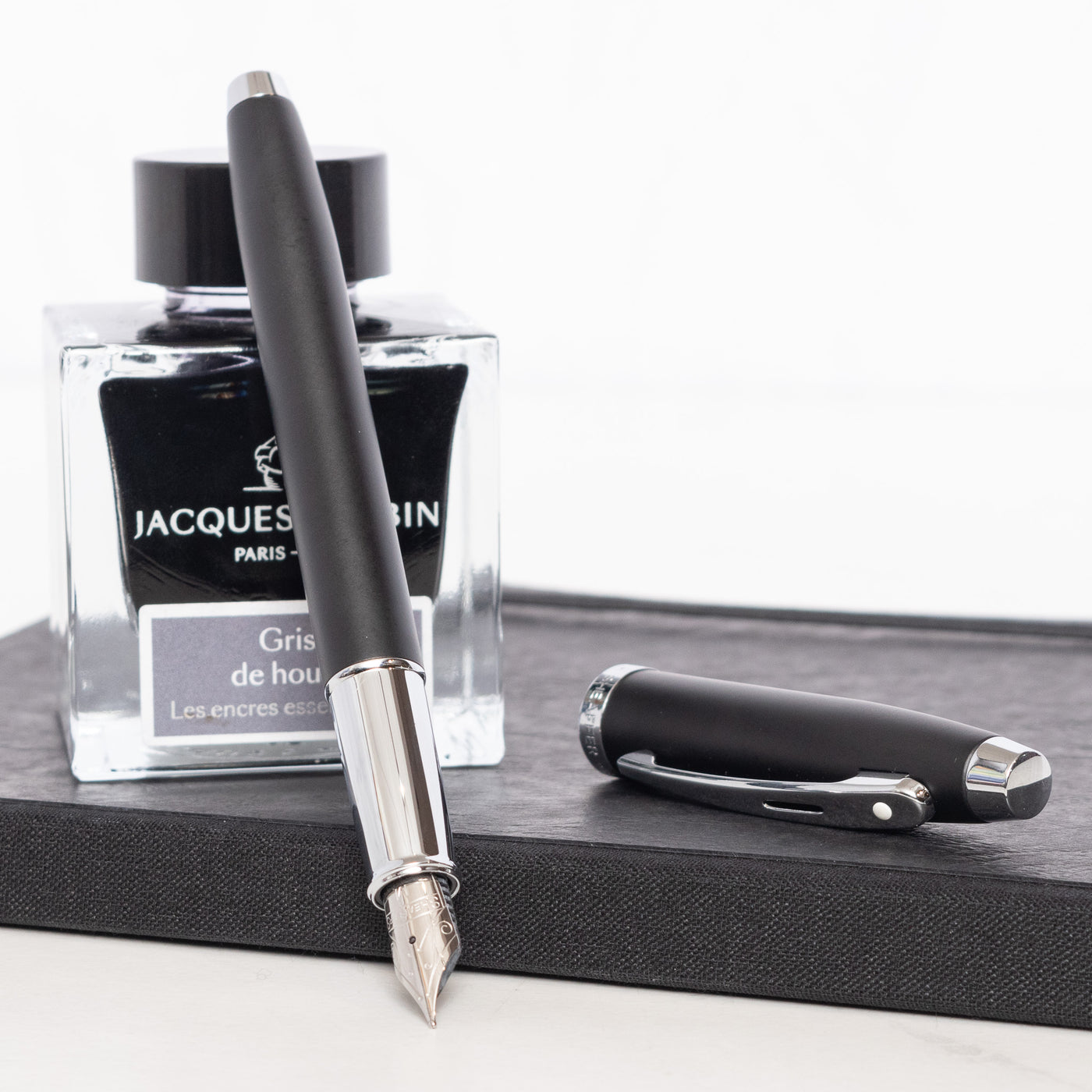 Sheaffer 100 Fountain Pen - Matte Black