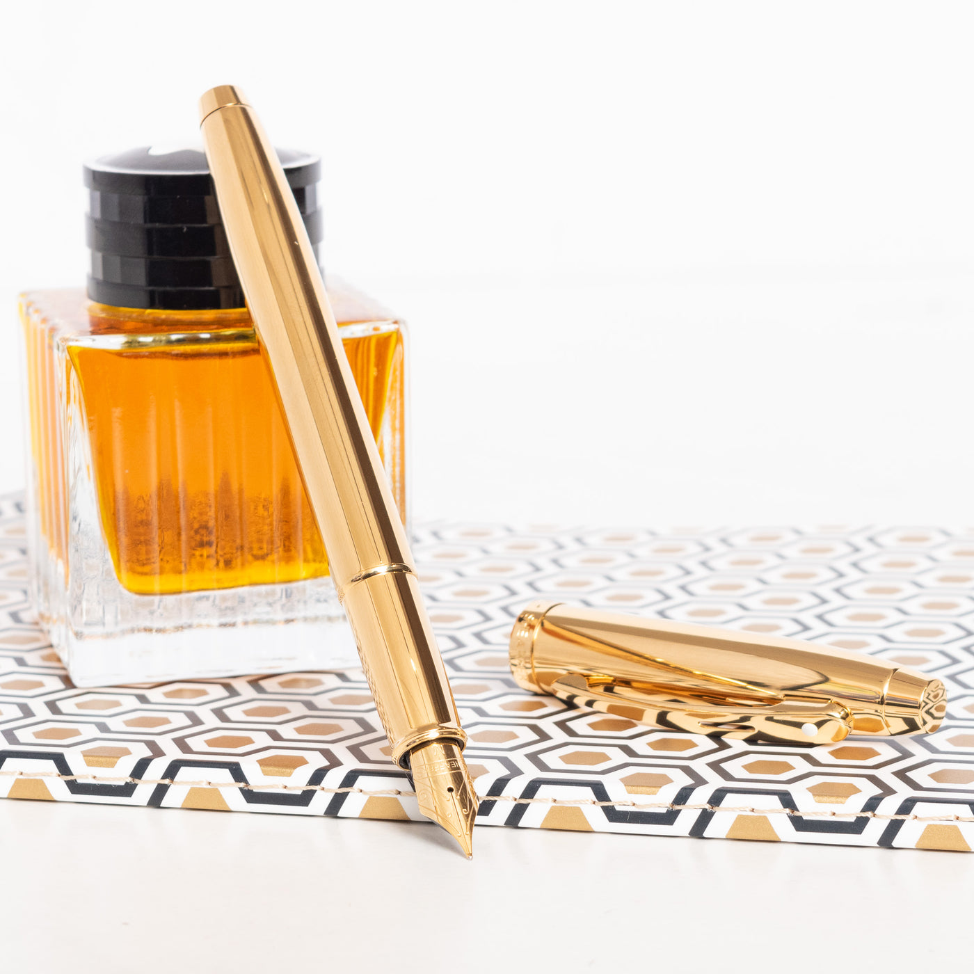 Sheaffer 100 Fountain Pen - PVD Gold with Gold Trim