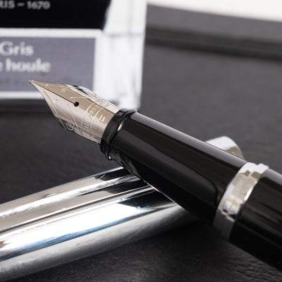 Sheaffer 300 Fountain Pen - Black Barrel with Chrome Cap stainless steel nib