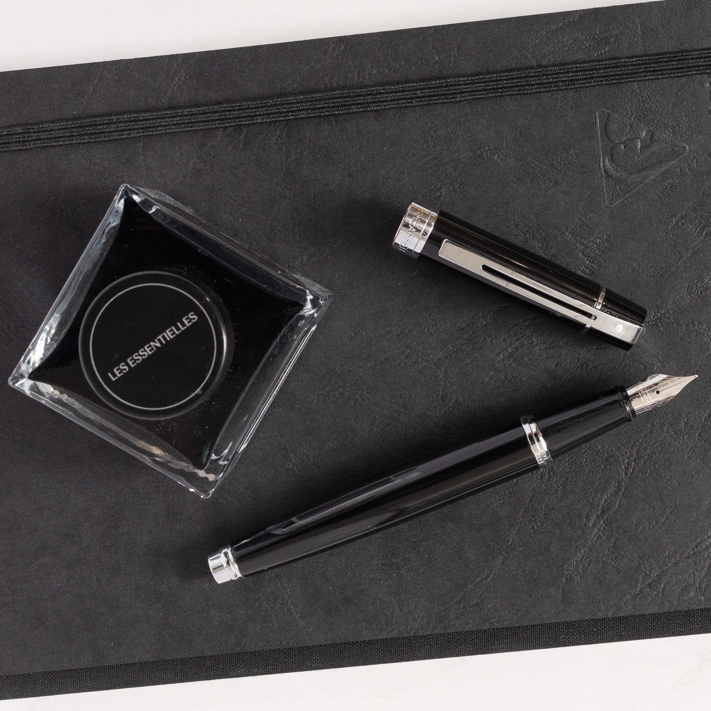 Sheaffer 300 Fountain Pen - Black metal