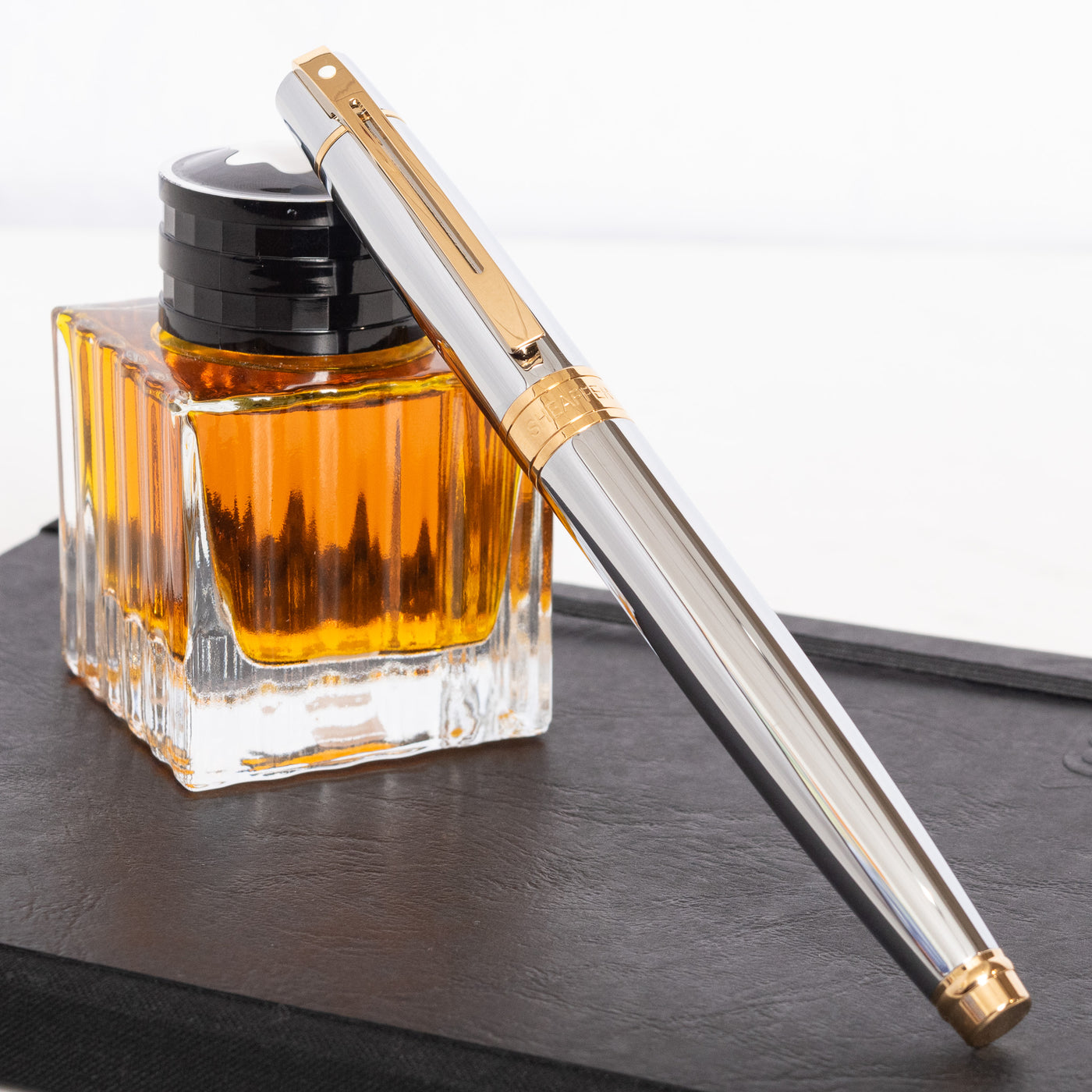 Sheaffer 300 Fountain Pen - Chrome with Gold Trim capped