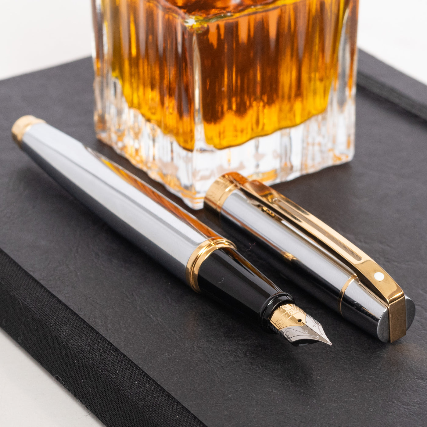  Sheaffer 300 Fountain Pen - Chrome with Gold Trim GT