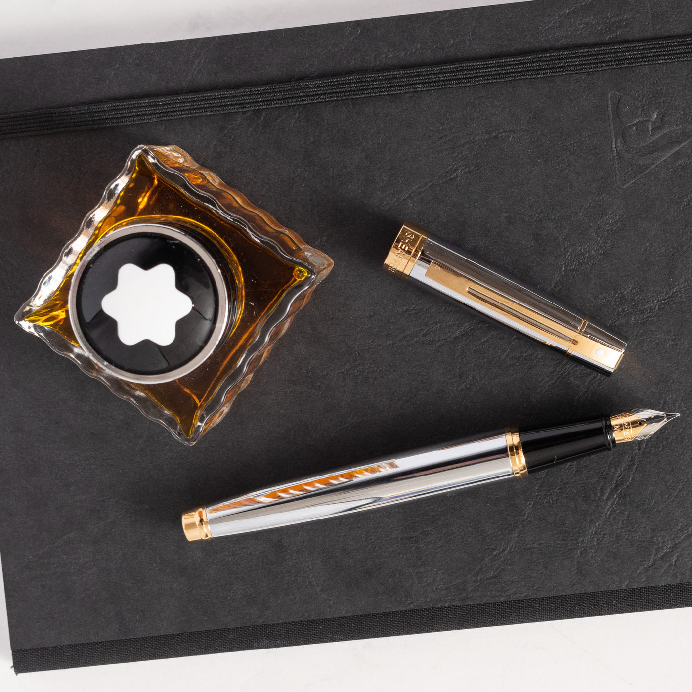 Sheaffer 300 Fountain Pen - Chrome with Gold Trim metal