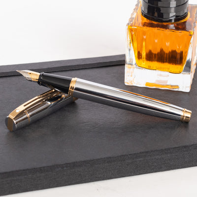 Sheaffer 300 Fountain Pen - Chrome with Gold Trim new