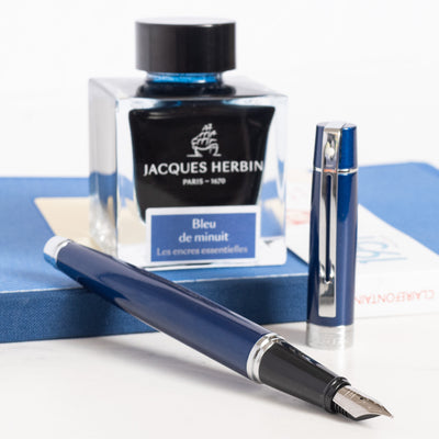Sheaffer 300 Fountain Pen - Glossy Blue with Chrome Cap uncapped