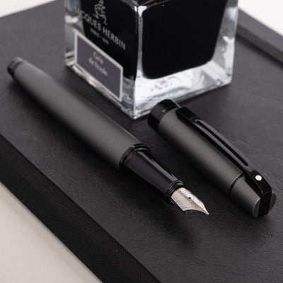 Sheaffer 300 Fountain Pen - Matte Grey with Black Trim BT