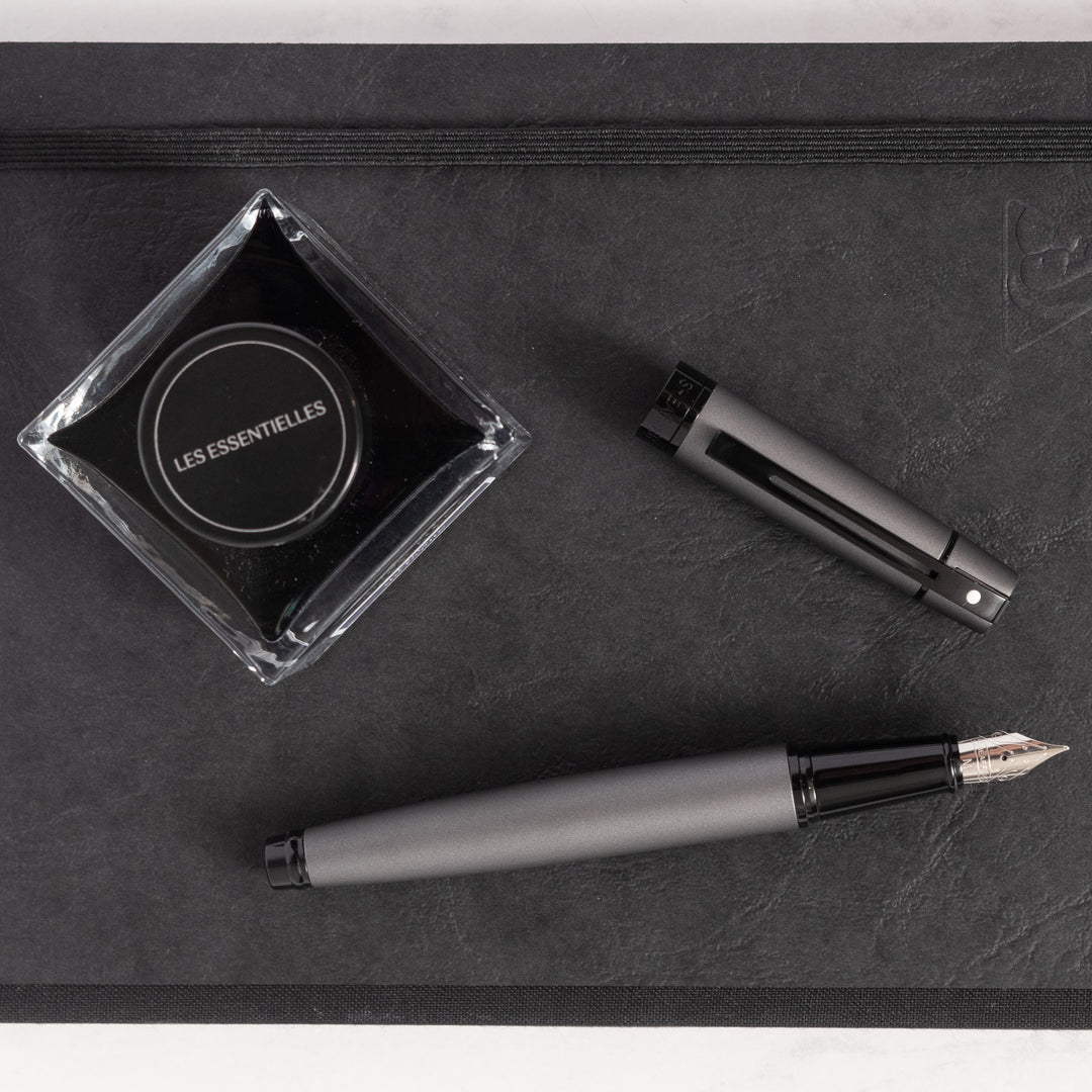 Sheaffer 300 Fountain Pen - Matte Grey with Black Trim – Truphae