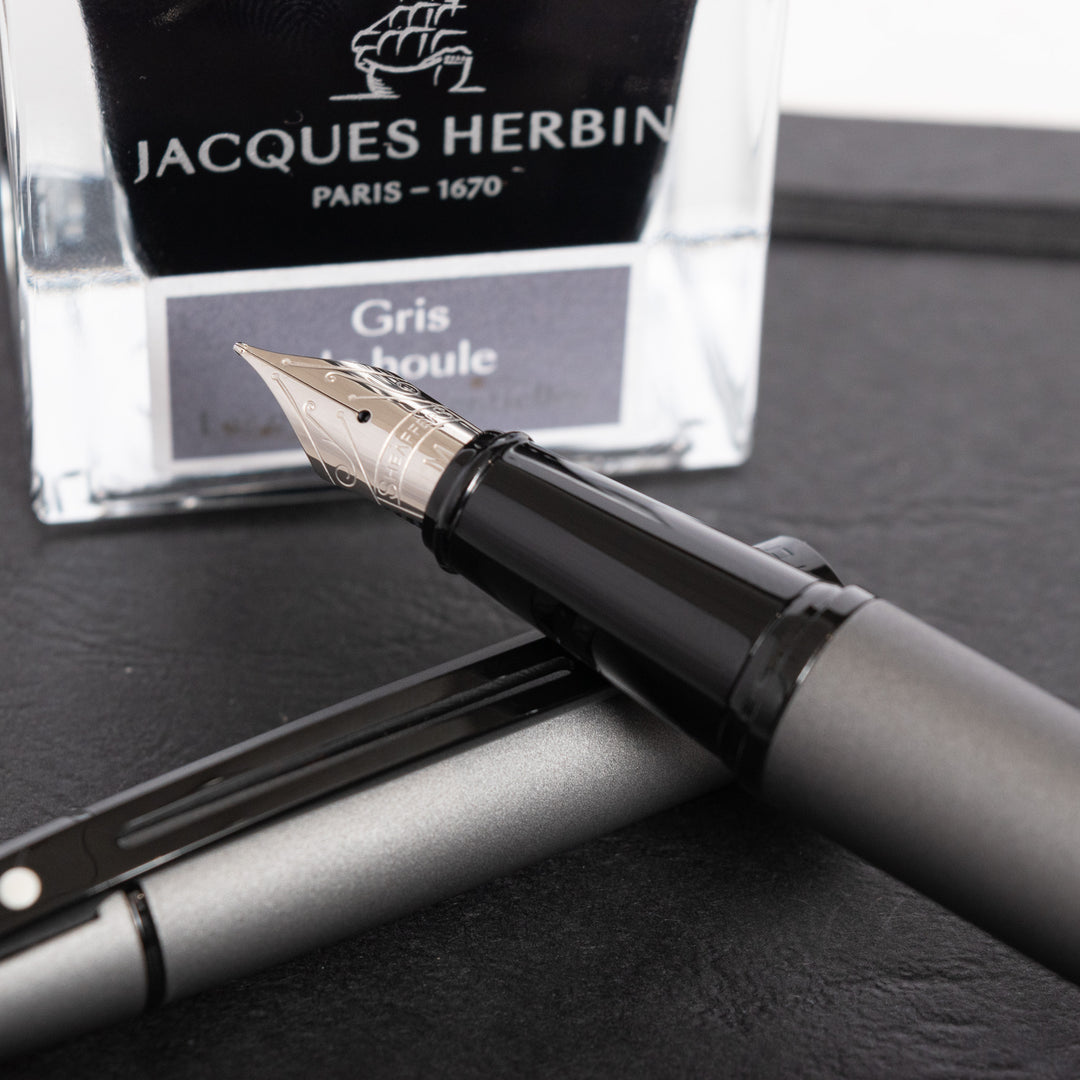 Sheaffer 300 Fountain Pen - Matte Grey with Black Trim – Truphae