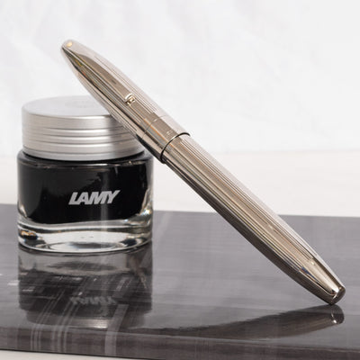 Sheaffer Legacy Heritage Deep Cut Palladium Fountain Pen - Preowned Capped