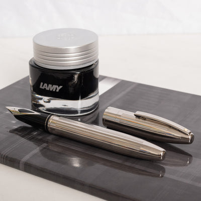 Sheaffer Legacy Heritage Deep Cut Palladium Fountain Pen - Preowned Silver