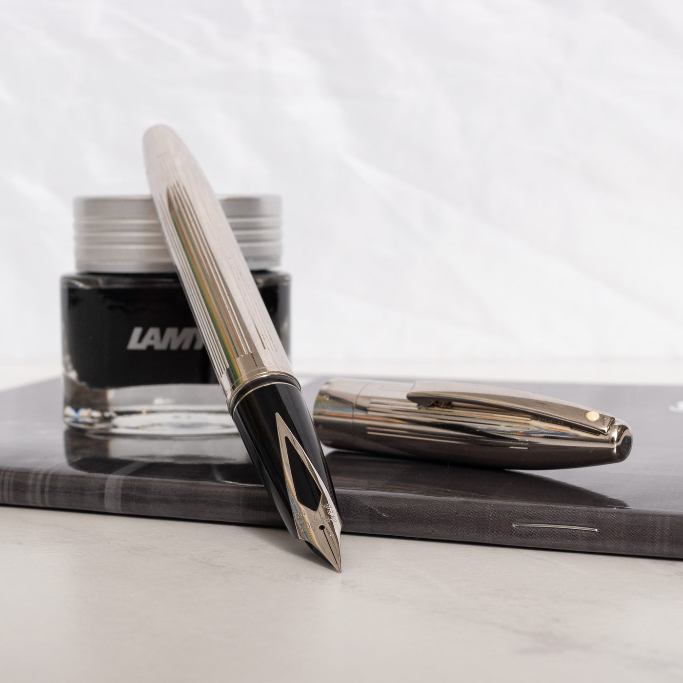 Sheaffer Legacy Heritage Deep Cut Palladium Fountain Pen - Preowned Uncapped