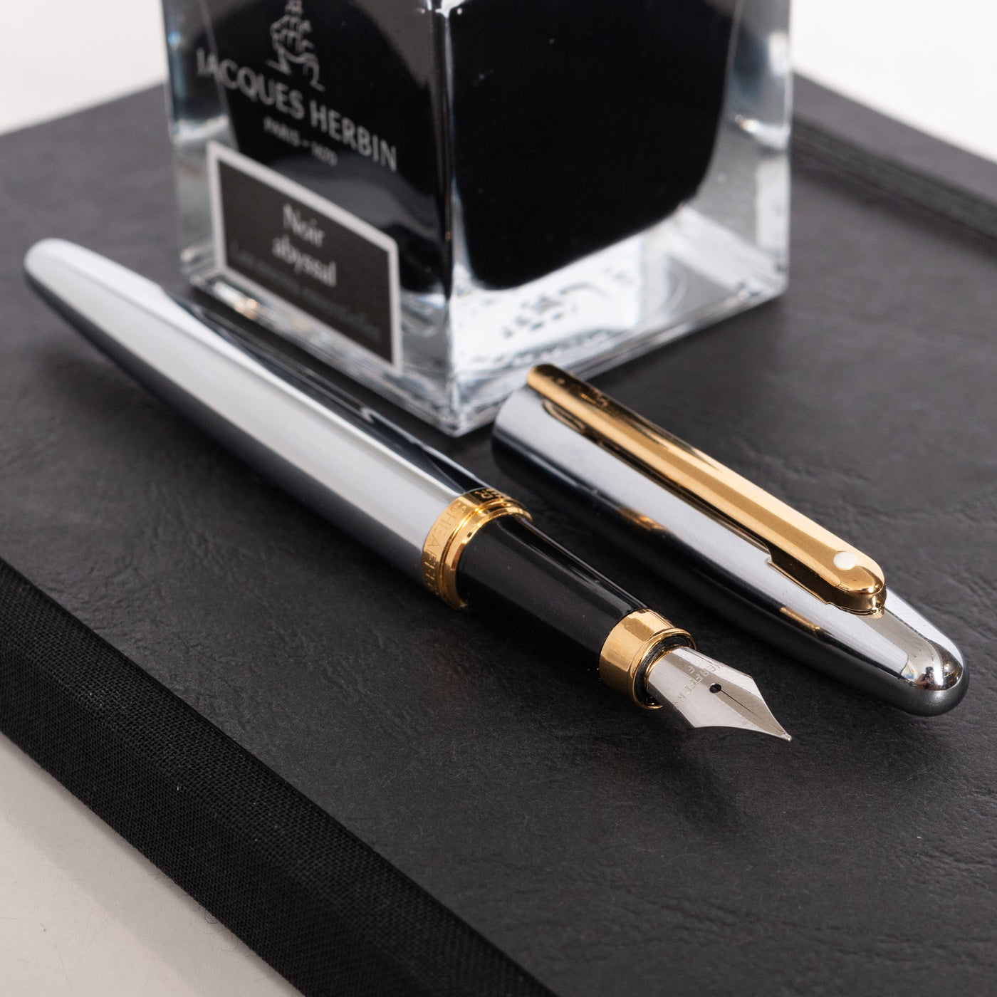 Sheaffer VFM Fountain Pen - Chrome with Gold Trim 2024