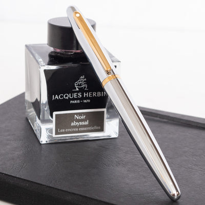 Sheaffer VFM Fountain Pen - Chrome with Gold Trim capped