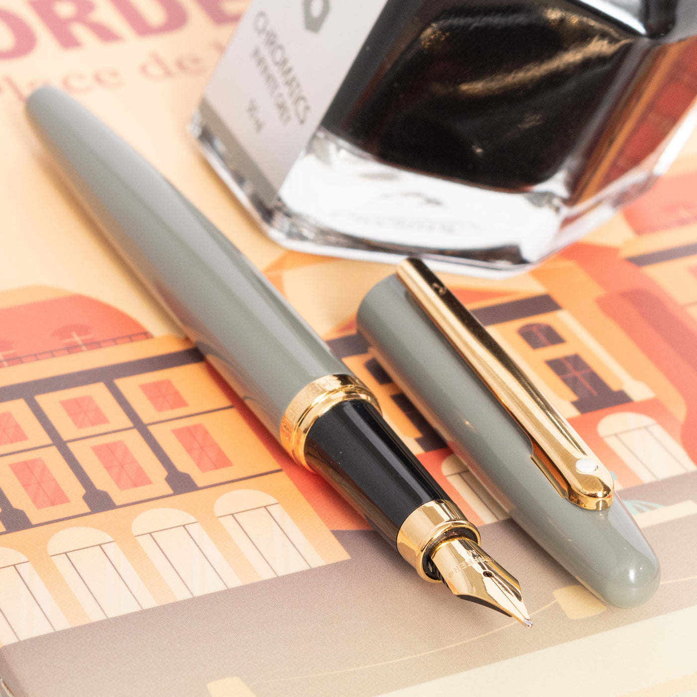  Sheaffer VFM Fountain Pen - Light Grey with Gold Trim lacquer