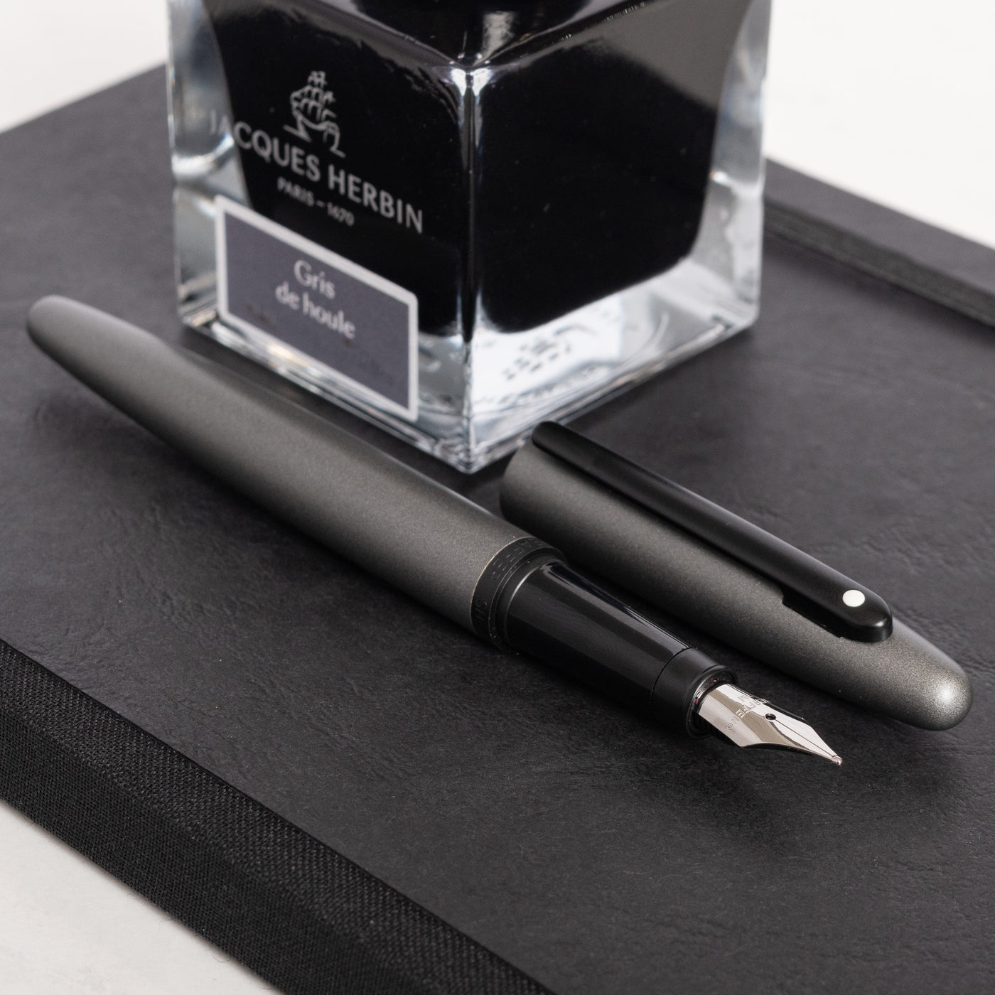 Sheaffer VFM Fountain Pen - Matte Grey with Black Trim metal