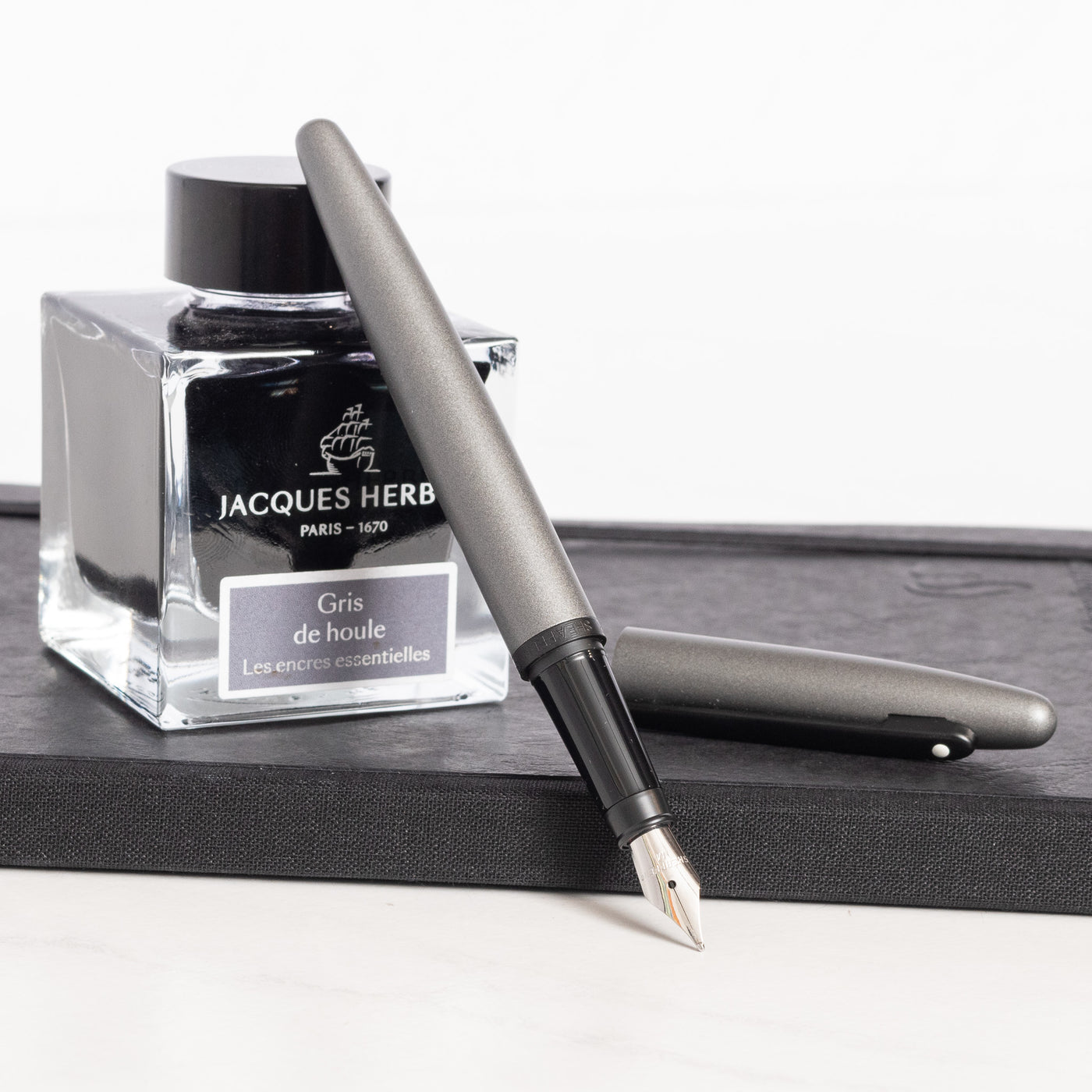 Sheaffer VFM Fountain Pen - Matte Grey with Black Trim uncapped