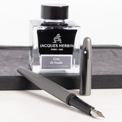 Sheaffer VFM Fountain Pen - Matte Grey with Black Trim