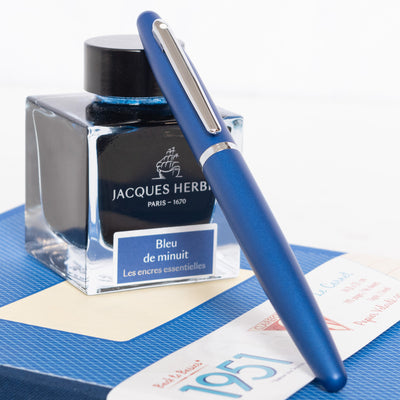 Sheaffer VFM Fountain Pen - Neon Blue capped