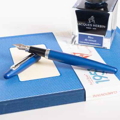 Sheaffer VFM Fountain Pen - Neon Blue new