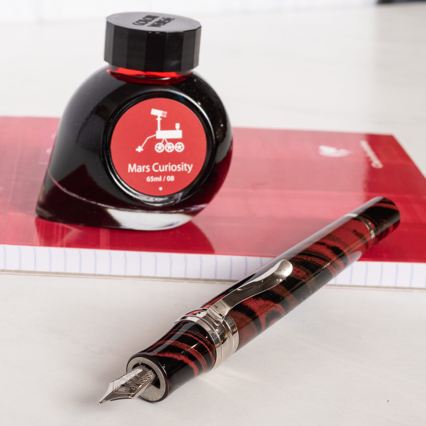 Stipula Leonardo da Vinci Volcano Red Ebonite Limited Edition Fountain Pen retractable nib