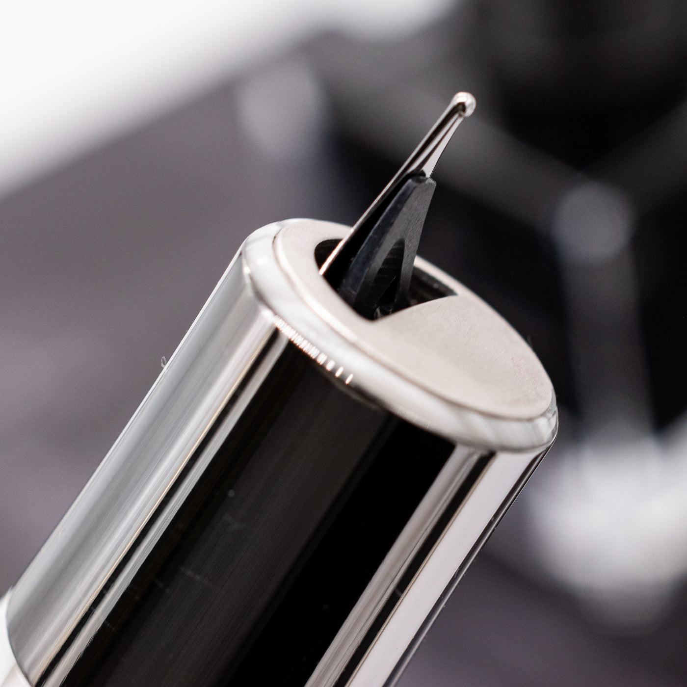 Stipula Leonardo da Vinci Capless Fountain Pen - Caribbean Ivory retractable nib