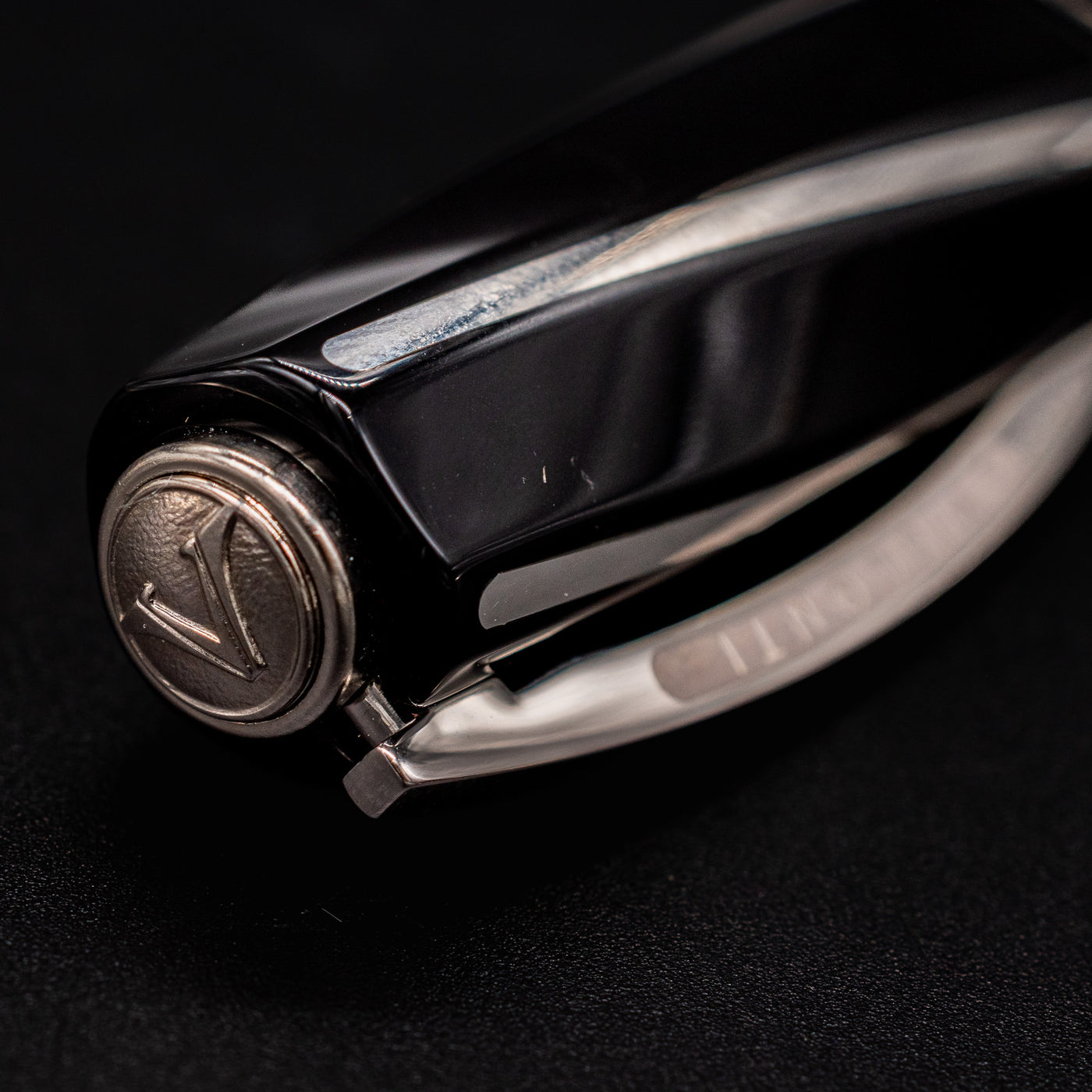 Visconti Divina Black Fountain Pen cap top