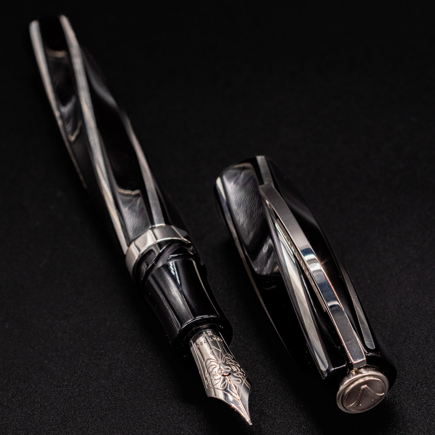 Visconti Divina Black Fountain Pen spiral