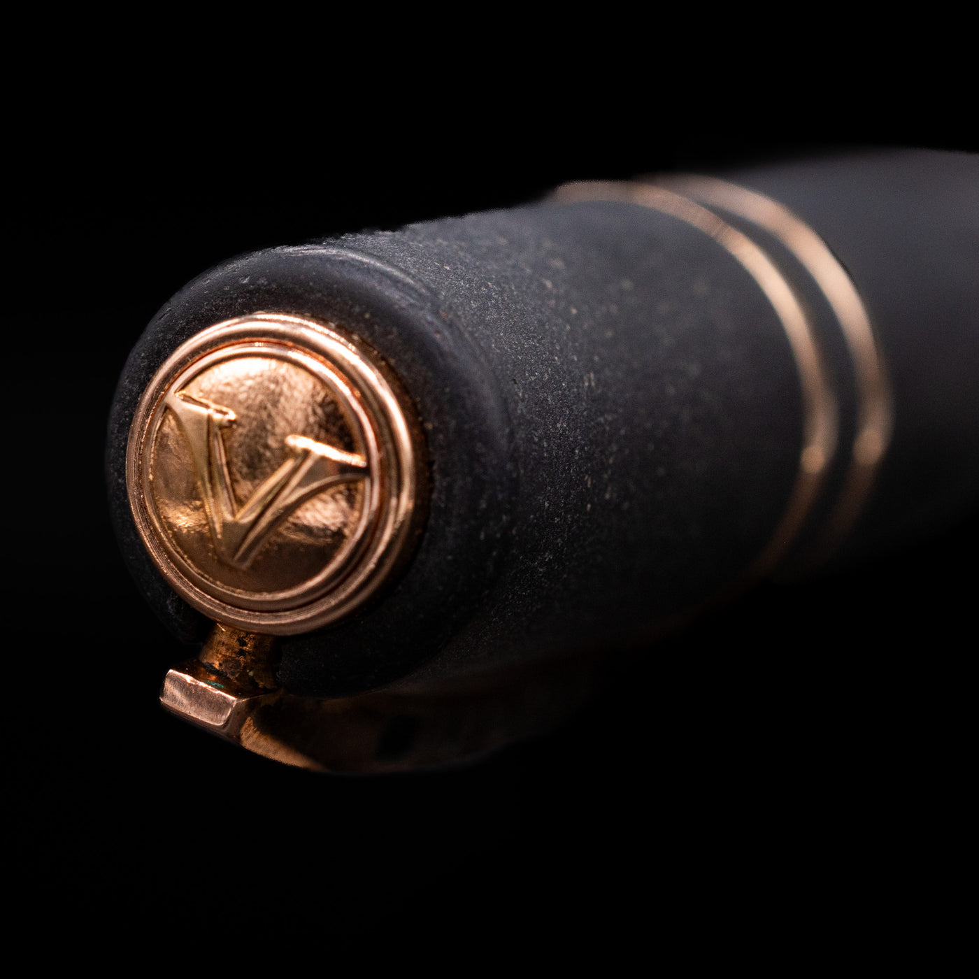 Zoomed-in view of the top of the cap with the finial on the Visconti Homo Sapiens Bronze Age Fountain Pen - Architect Nib.