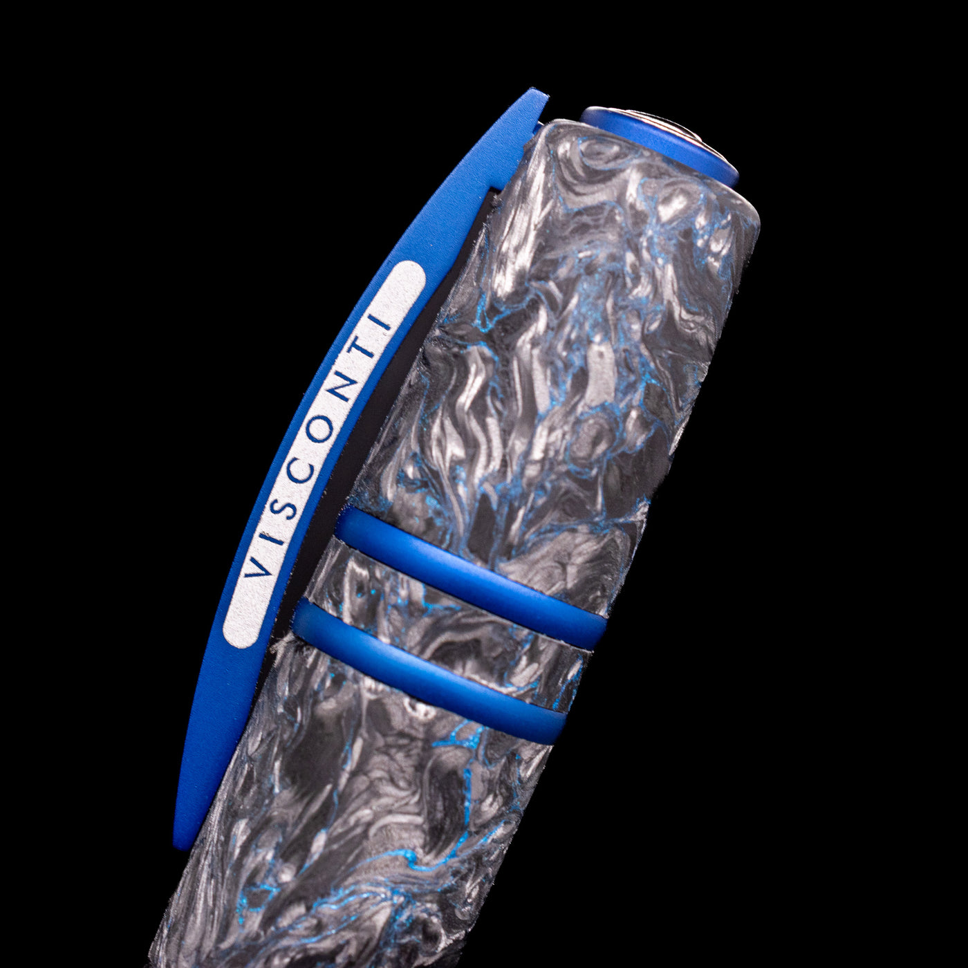 Close-up view of the cap with the bridge-like clip on the Visconti Homo Sapiens Fountain Pen - Carbon Abyssus.