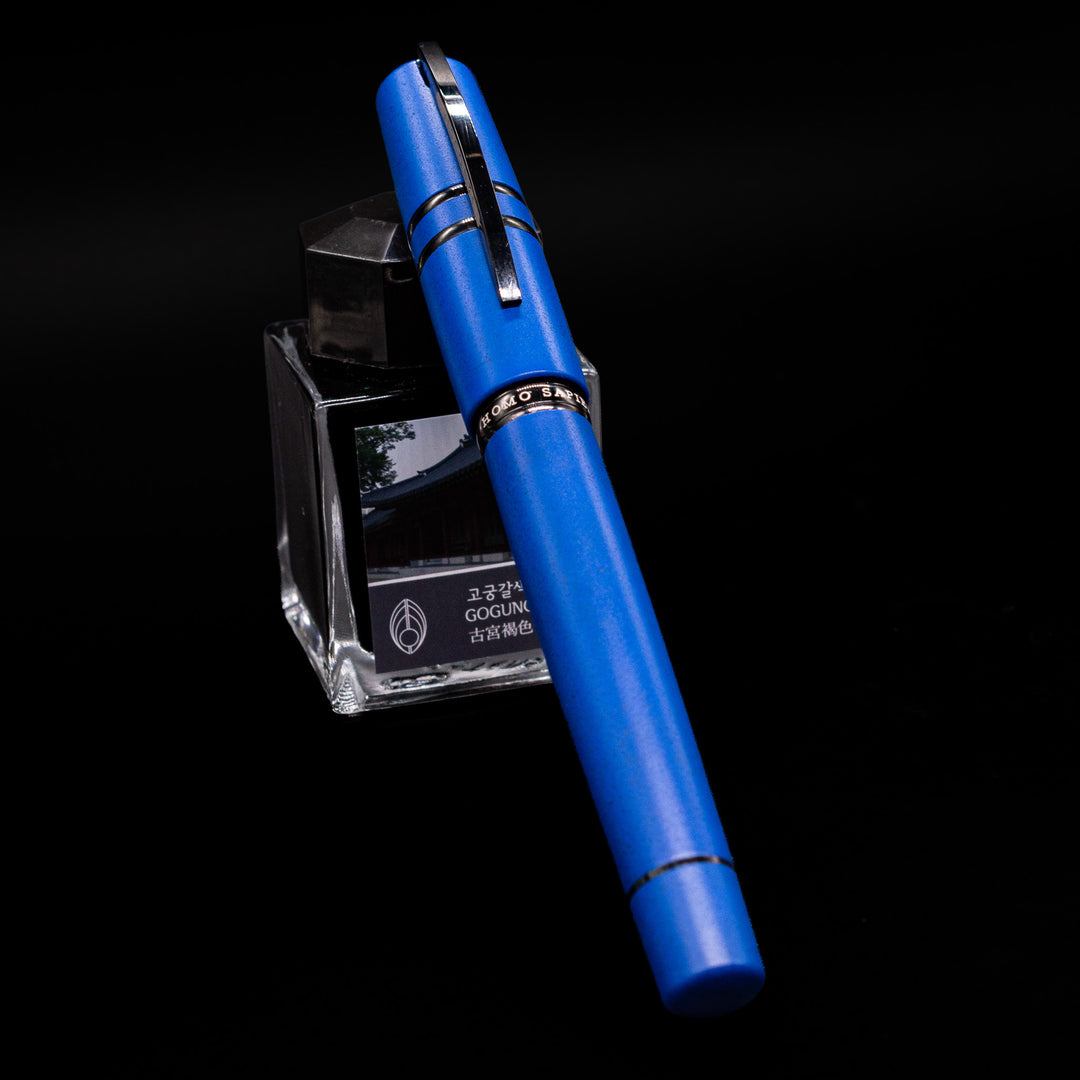 Visconti Homo Sapiens Lava Color Fountain Pen - Blue Ultramarine