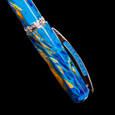 Close-up of the bridge-style clip and cap design, emphasizing its architectural inspiration on the Visconti Medici Palazzo Vecchio fountain pen.