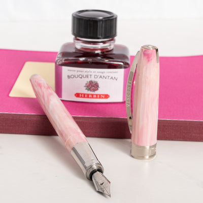 Visconti Van Gogh Souvenir de Mauve Fountain Pen uncapped