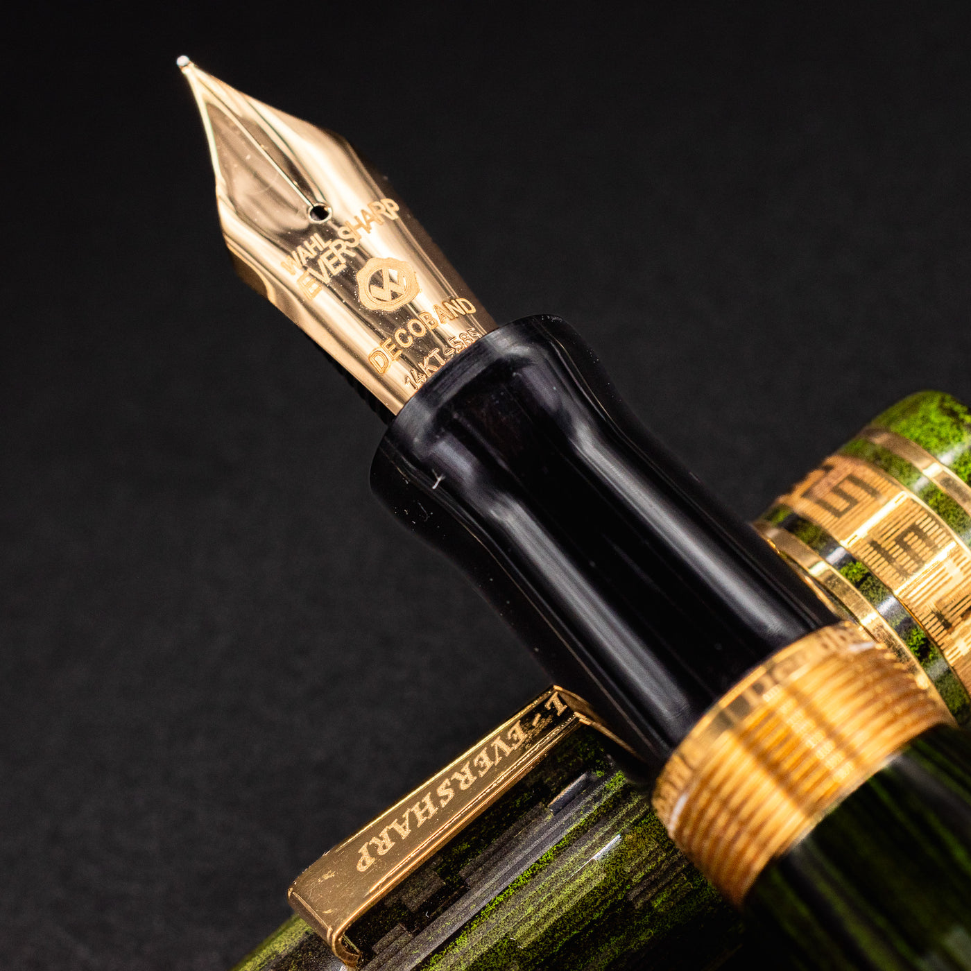 Wahl Eversharp Decoband Ebonite Green Ripple Chased Fountain Pen 14k gold nib