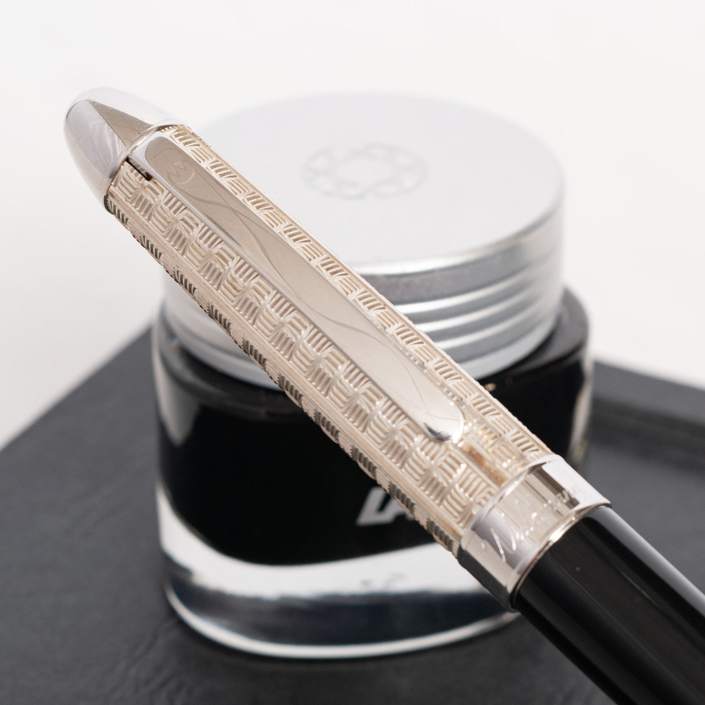 Waldmann Precieux Black & Silver Fountain Pen cap detail