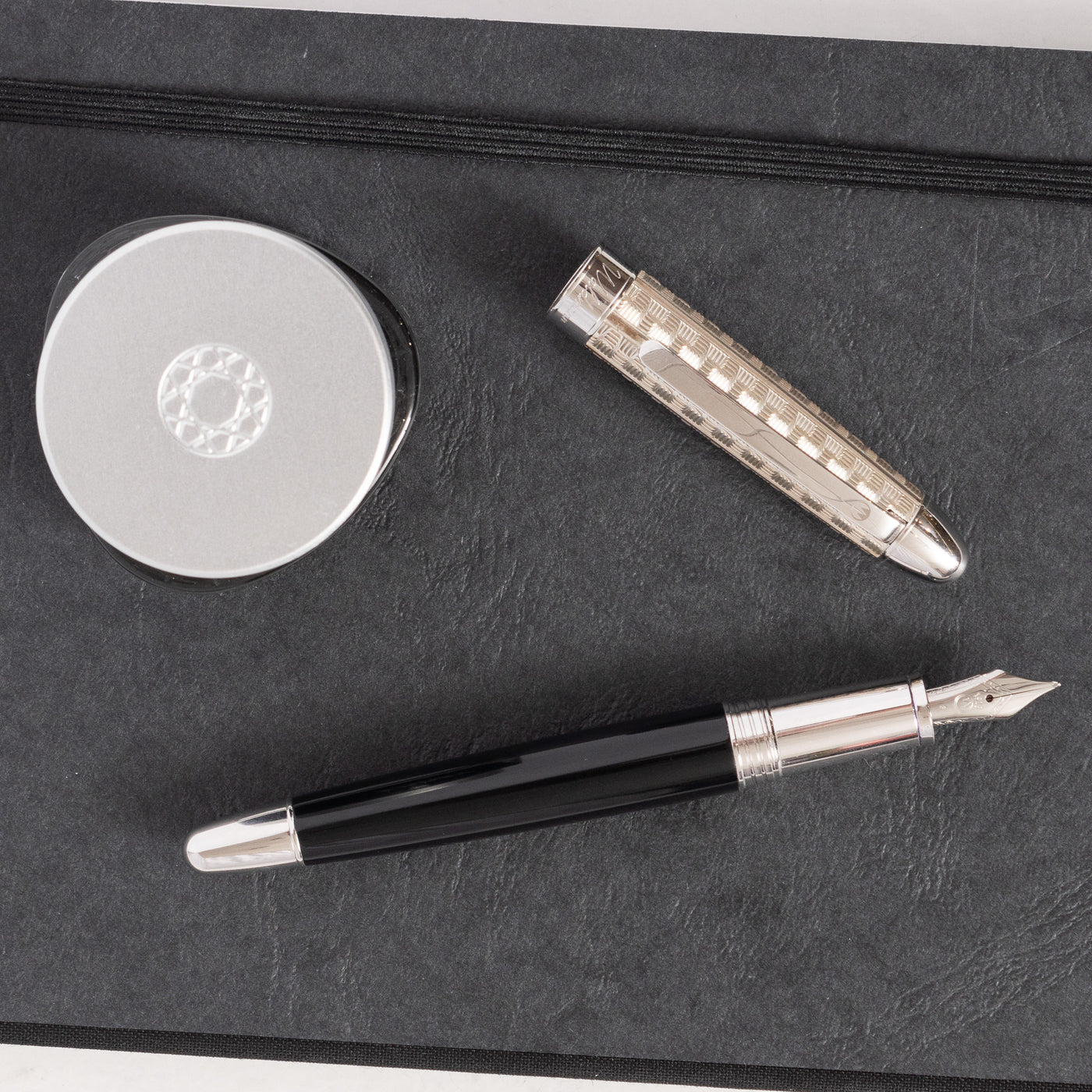 Waldmann Precieux Black & Silver Fountain Pen lacquer