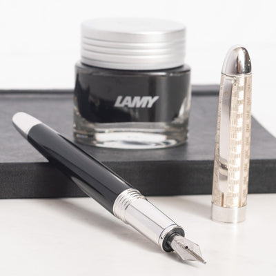 Waldmann Precieux Black & Silver Fountain Pen uncapped