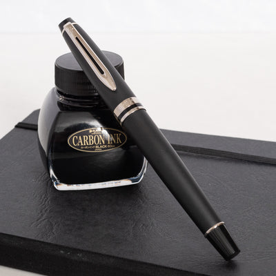 Waterman Expert Matte Black & Chrome Fountain Pen - Preowned capped