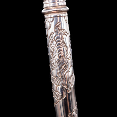 A close-up shot of the pattern on the body of the Yard O Led Imperial Dragon Fountain Pen - Preowned.
