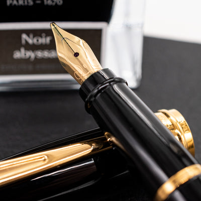 Aurora Ipsilon Resin Fountain Pen - Black nib
