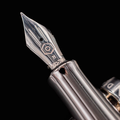 Closeup of the rhodium-coated 18k nib on Léman V2 Caviar