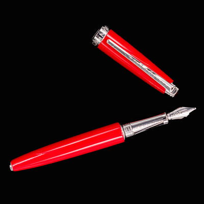 Overhead view of Léman V2 Scarlet fountain pen uncapped