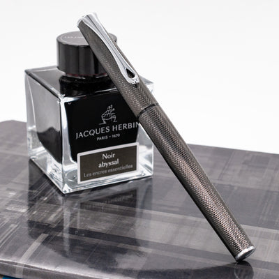 Diplomat Esteem Fountain Pen - Black Barley capped
