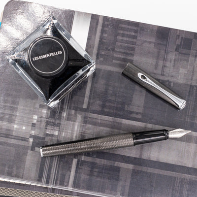 Diplomat Esteem Fountain Pen - Black Barley grey