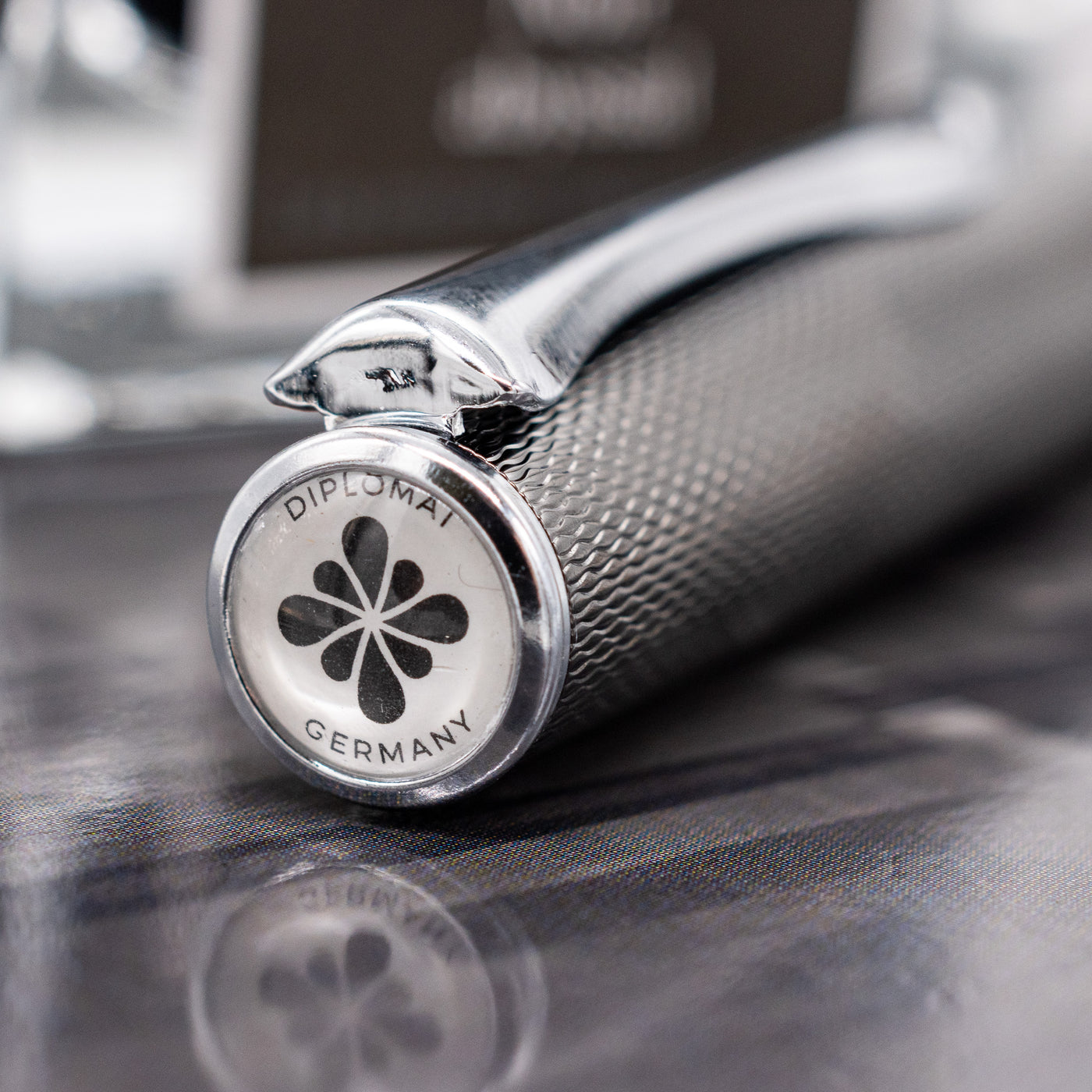 Diplomat Esteem Fountain Pen - Black Barley logo