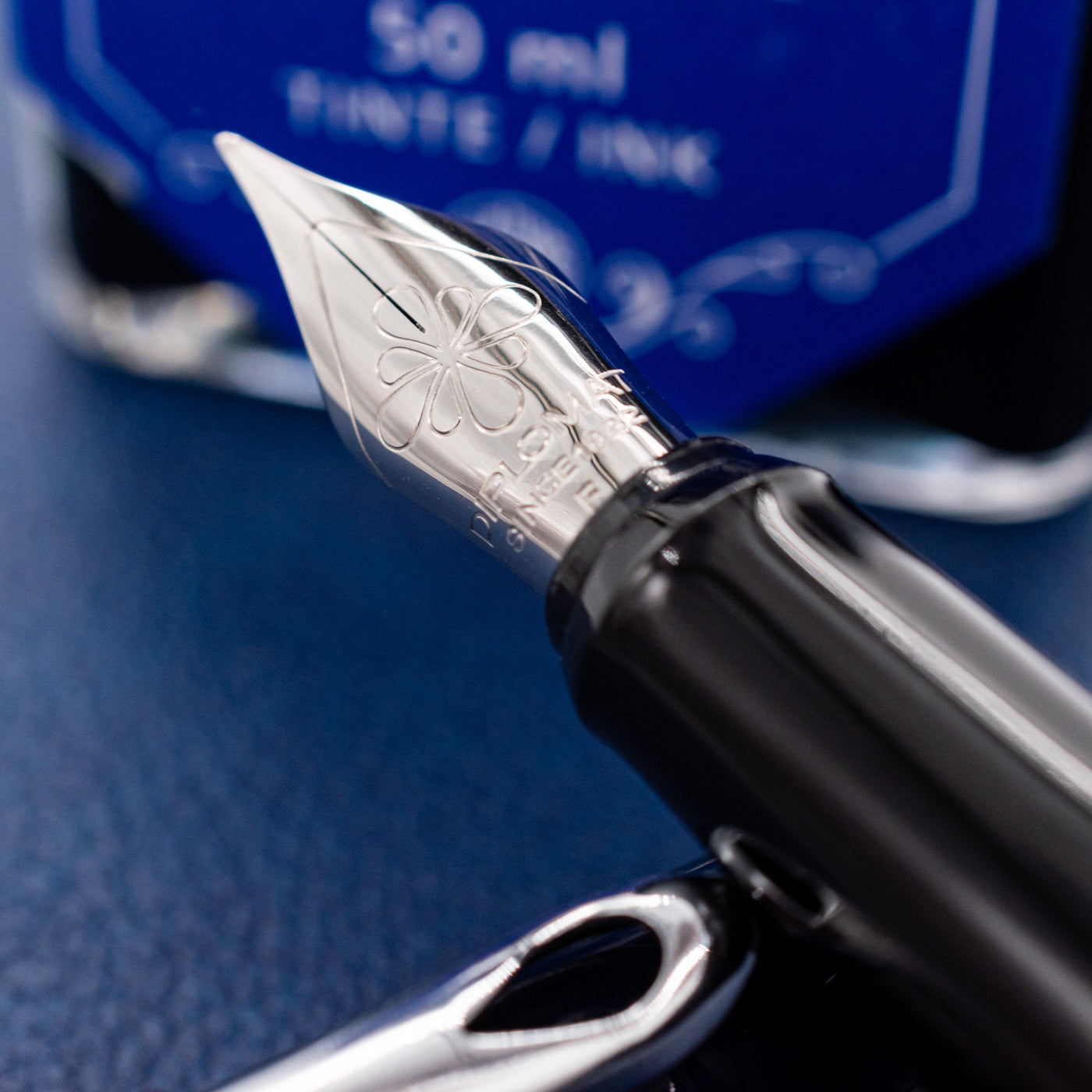 Diplomat Esteem Fountain Pen - Dark Blue nib