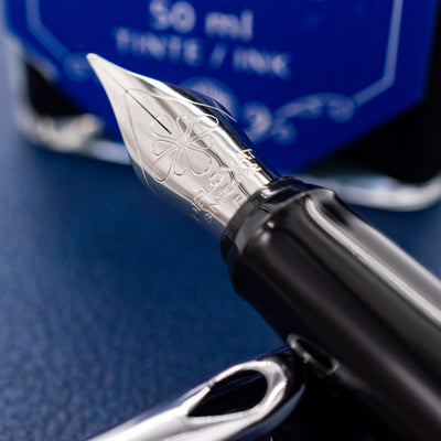 Diplomat Esteem Fountain Pen - Dark Blue nib